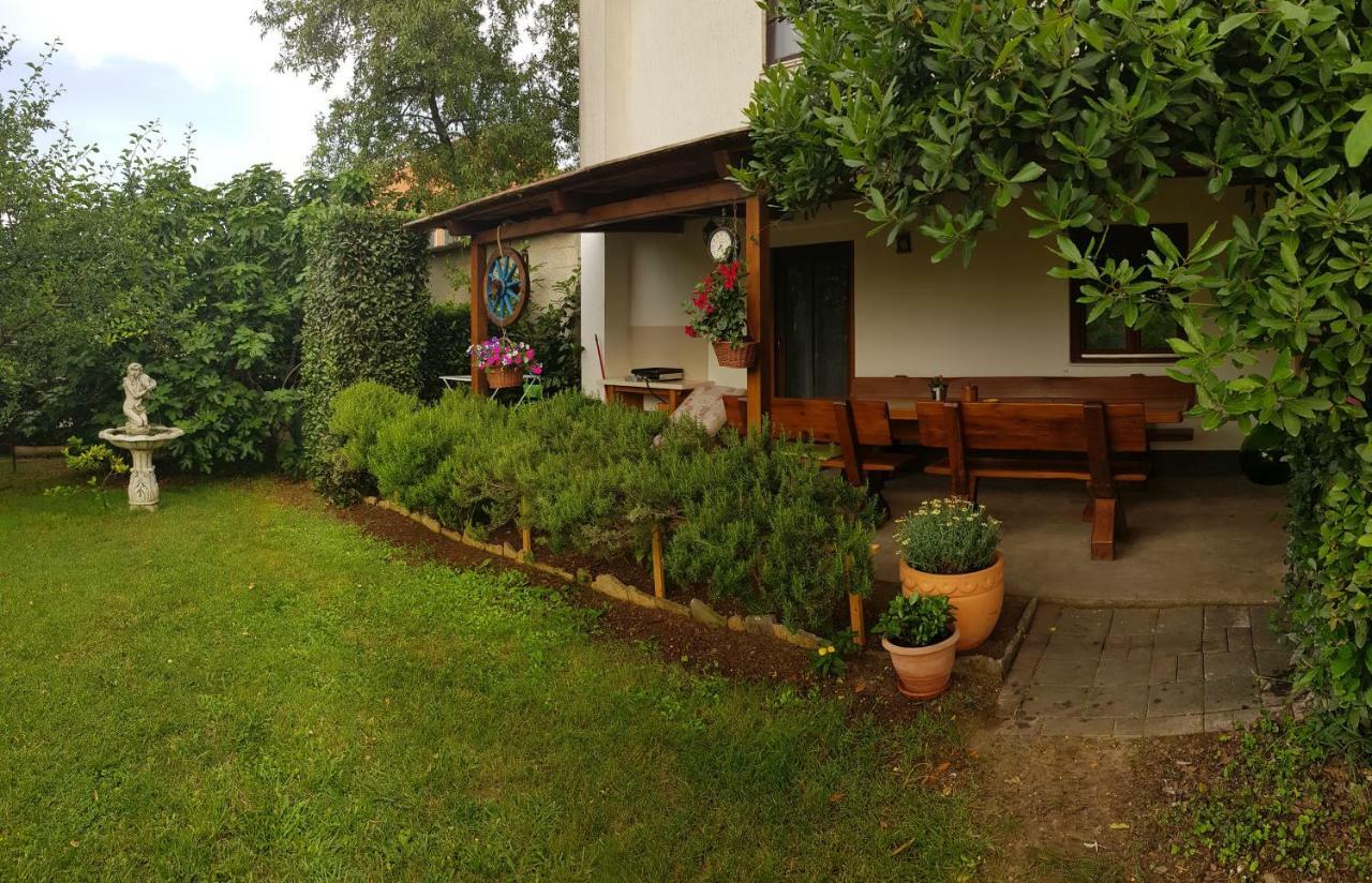 Greenhill PUY Exterior foto